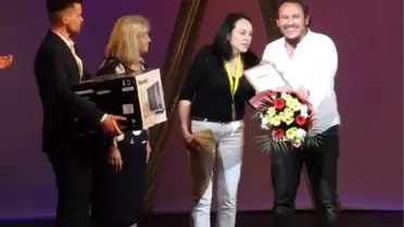 Maltepe Belediye Tiyatrosu'na yurtdışından çifte ödül