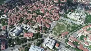 'Selimiye'nin yapısı, Eski Cami'nin yazısı, Üç Şerefeli Cami'nin kapısı'