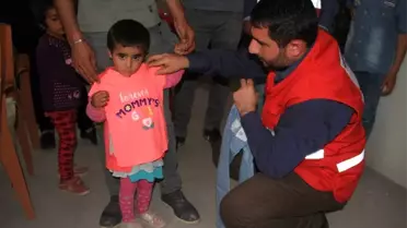 Kızılaydan yetim ve öksüzlere bayram hediyesi