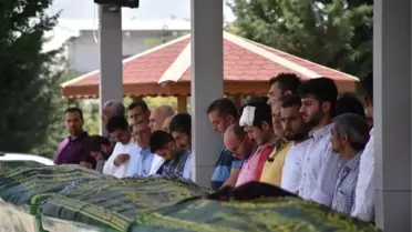 Akrabaları tarafından dövülerek öldürülen çiftçi toprağa verildi