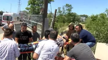 Küçükçekmece'de otomobil bahçeye uçtu:   2 yaralı