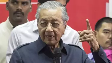 Malezya'nın 93 yaşındaki başbakanı Mahathir Muhammed, 20 yıl sonra bir kez daha IMF'ye direniyor