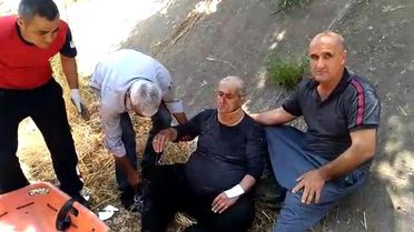 Mezarlık ziyaretinde atık su kanalına düştü