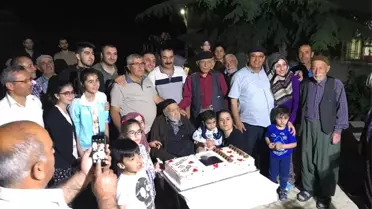 100 yaşında ilk kez doğum gününü kutladı
