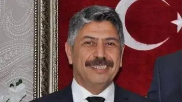 Eski başkan yardımcısı evinde ölü bulundu