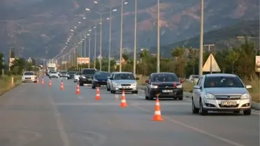 Bayram tatilinde Afyonkarahisar'dan 450 bin araç geçti