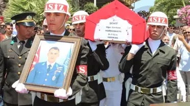 İzmir şehidini uğurladı