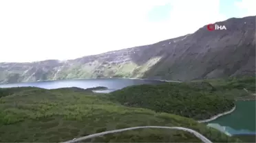 Muhteşem güzelliğiyle kendine hayran bırakan Nemrut Krater Gölü havadan görüntülendi