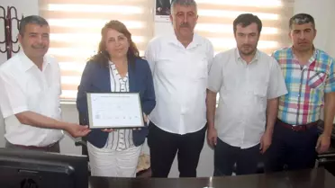 Eşinin muhtarlık hayalini gerçekleştirdi
