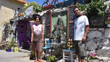 Kahvaltı satışından elde ettikleri gelirle çocukları sevindirdiler