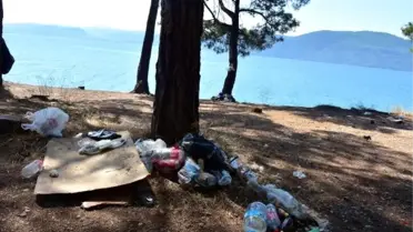 Tatilciler gitti geriye çöpleri kaldı