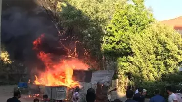 Çöp konteynerinden sıçrayan yangın, evin çatısını yaktı