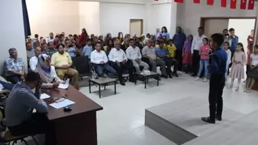 Öğrenciler okula şiirle veda etti