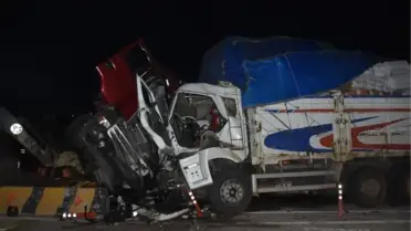 Kırıkkale'de zincirleme kaza: 2 ölü, 17 yaralı (2)