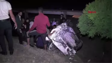 KONYA'DA İKİ OTOMOBİL ÇARPIŞTI 5 YARALI