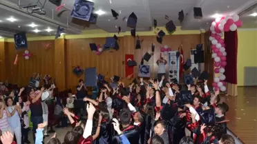Kurdereli'de mezuniyet coşkusu