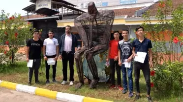 Önce 'Düşünen Adam' heykeli sonra karne