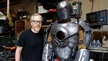 Efsane Avcıları'ndan Adam Savage, Uçabilen Bir Iron Man Zırhı Üretti