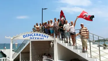 Vatandaşlardan iskelede yıkım nöbeti