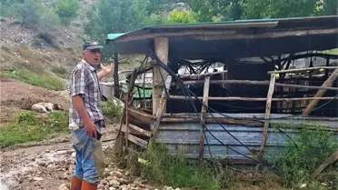 Nallıhan'da selden hayvanlarını son anda kurtardılar