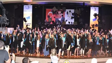 Selçuk İletişim Fakültesinde mezuniyet heyecanı