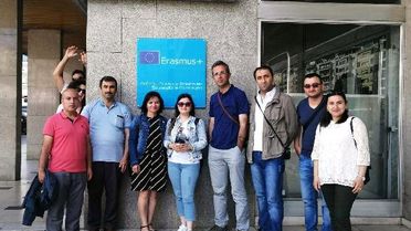 Mülteci öğrencilerin topluma kazandırılması projesi için çalışıyorlar