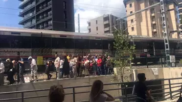 Marmaray'da arıza meydana geldi, vatandaşlar trenden inip yürüdü
