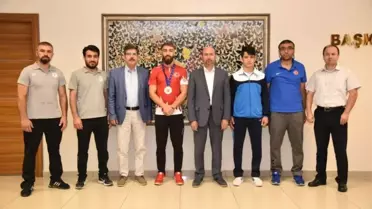 Milli sporculardan Başkan Pekyatırmacı'ya ziyaret