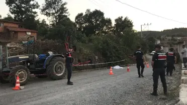 Komşusunun traktörüne bindi, düşerek hayatını kaybetti