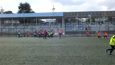 Başkan Tekin Pazaryeri Spor Futbol Okulunu ziyaret etti