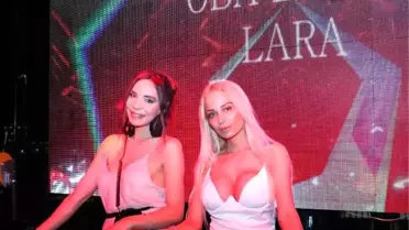 Sosyal medya fenomeninden DJ performansı