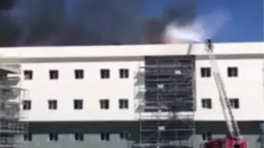 Kara Havacılık Okulu'nda inşaat halindeki binada yangın