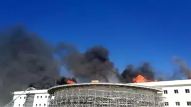 Kara Havacılık Okulu'nda inşaatı süren binada yangın