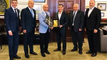 Patlamanın meydana geldiği gemideki soğutma çalışmaları sürdürülüyor (2)