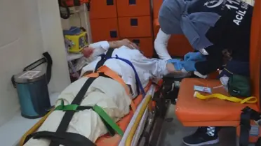 (Özel) İnşaat boşluğuna düşen yaşlı adam böyle kurtarıldı