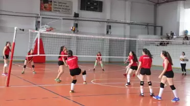 (Özel Haber) Ankara'da voleybolcu fabrikası
