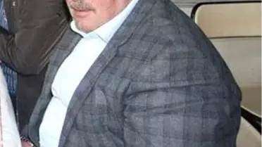 Eski müsteşar yardımcısı evinde asılmış halde buldu