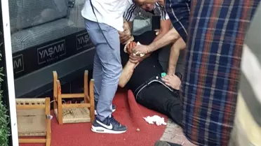 Arkadaşlarıyla kaldırımda otururken pompalı tüfekle vuruldu