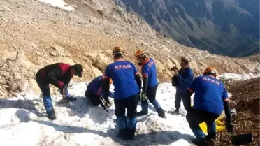 Demirkazık Dağı'nda çığ altında kalan dağcının cesedi bulundu (2)