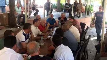 Motorsiklete atladı, merada incelemeye çıktı