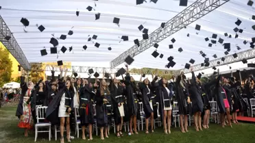 Yeditepe Üniversitesi'nde Mezuniyet Coşkusu