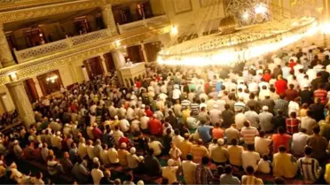 İzmir'de Cuma namazı kaçta? Diyanete göre İzmir Cuma namazı saati - ezan vakti