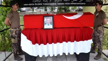 Trafik kazasında hayatını kaybeden polis memuru toprağa verildi