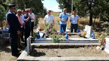 Ayvacık protokolü 15 Temmuz'da şehit mezarını ziyaret etti