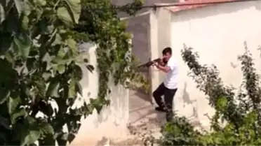 'Gözüm döndü' deyip komşusunu öldürdü, 4 yakınını yaraladı! Dehşet anları kamerada