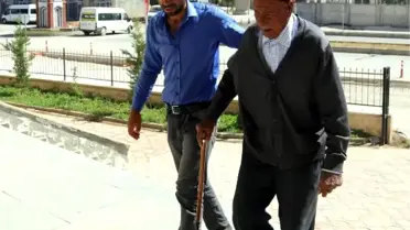 96 yaşında yeni kimlik başvurusu yaptı