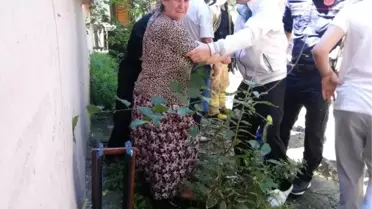 Beyoğlu'nda yangında mahsur kalan yaşlı çifti Suriyeliler kurtardı