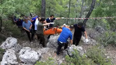 Uçurumda bulunan erkek cesedi, 2'nci günde çıkarıldı