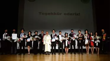 Genç mühendislerin diploma sevinci