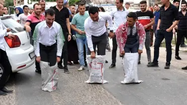 (Özel) Damat ve sağdıca kahve pişirtip, çuval yarışı yaptırdılar